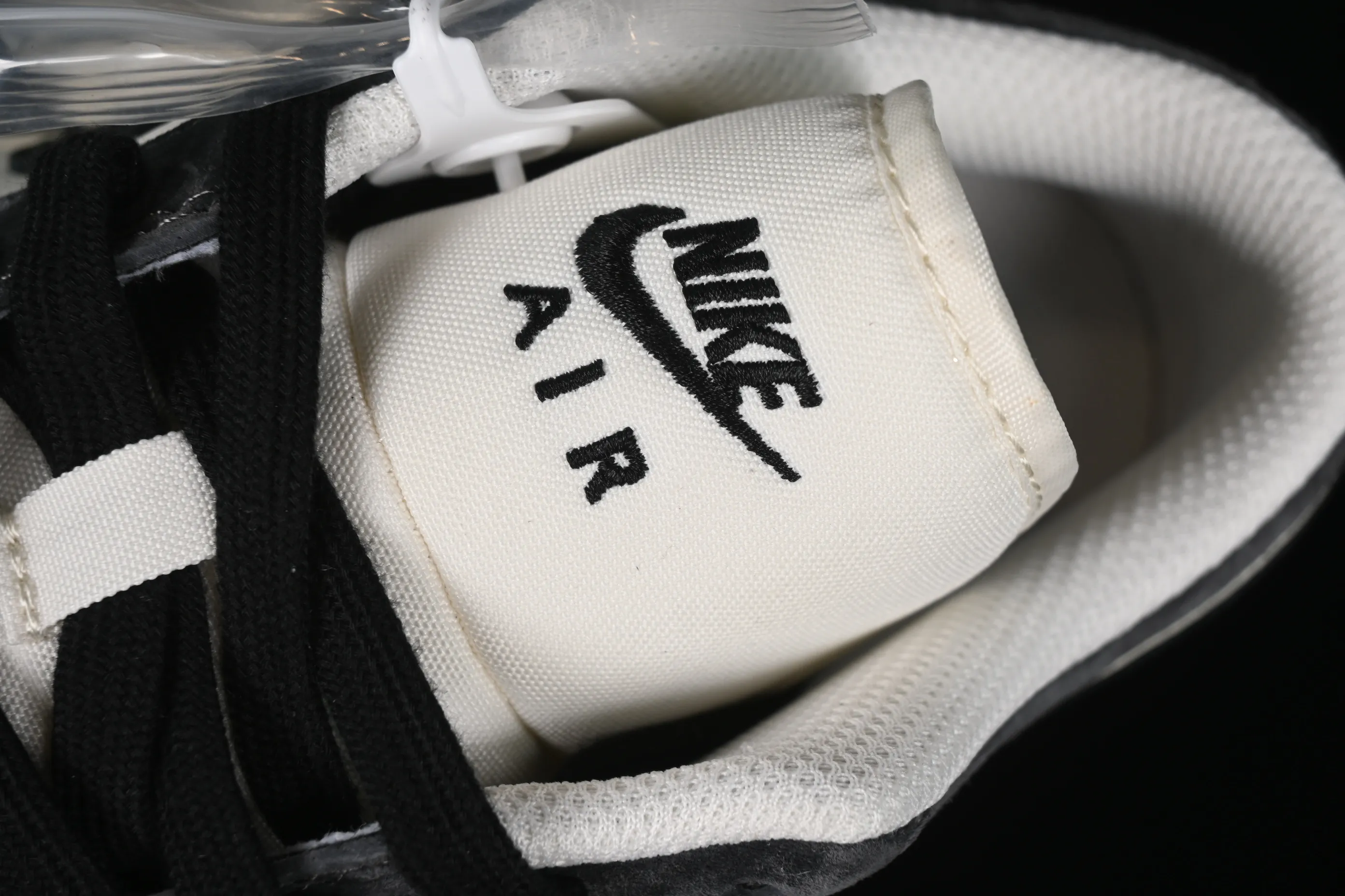 All categories Air Jordan Jordan series basketball shoes Air Jordan 1 Low High-end customized low-top sneakers Air Jordan 1 Low AJ1 Joe 1 Violent Bear joint-Black Velvet Pig Eight High-end customized low-top retro basketball shoes SJ9950-016